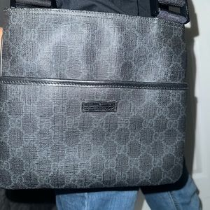 SOLD Unisex Gucci messenger bag